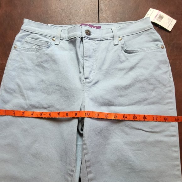 NWT Gloria Vanderbilt Amanda light blue denim jeans baby blue color size 6 Short - Picture 14 of 16